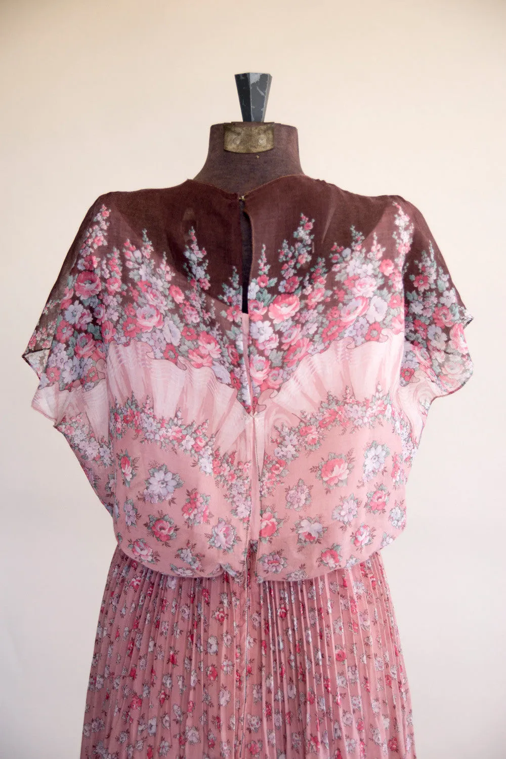 Vintage Women’s Pink Ditsy Print Gown