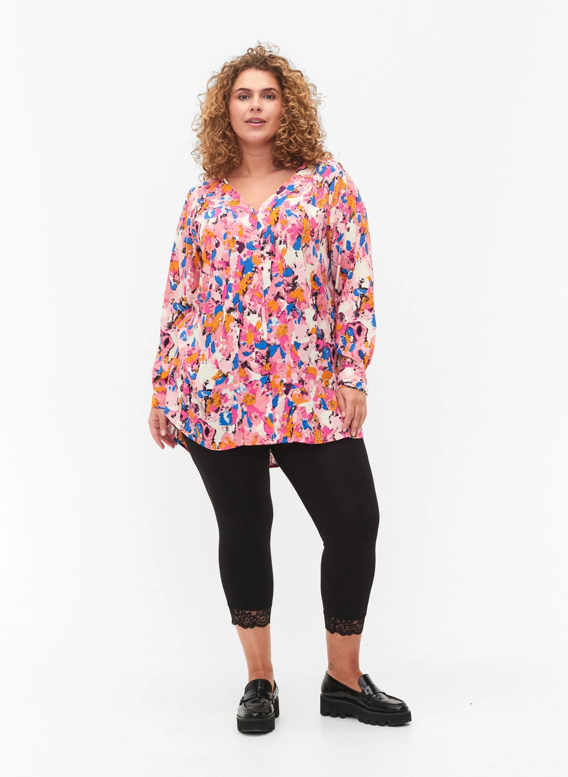 Zizzi Lace Trim 3/4 Leggings in Black